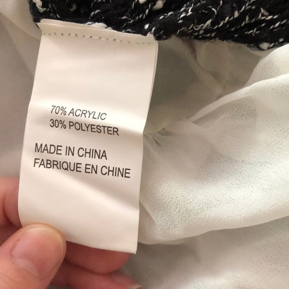 Black and white speckled knit sweater with ruffles - Picture 3 of 4